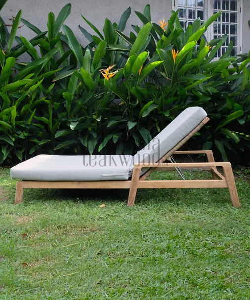 Mesa Teak Chaise